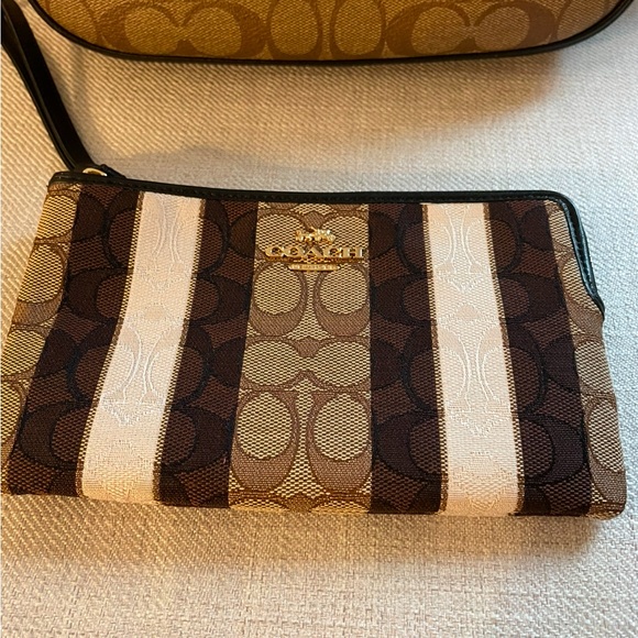 COACH purse with wristlet - Picture 3 of 4